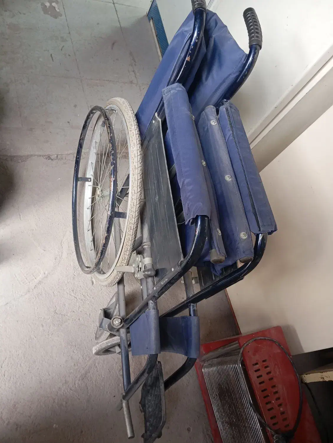 ویلچر در حد نو تا شو قیمت بسیار پایین|آرایشی، بهداشتی، درمانی|کرمان, |دیوار