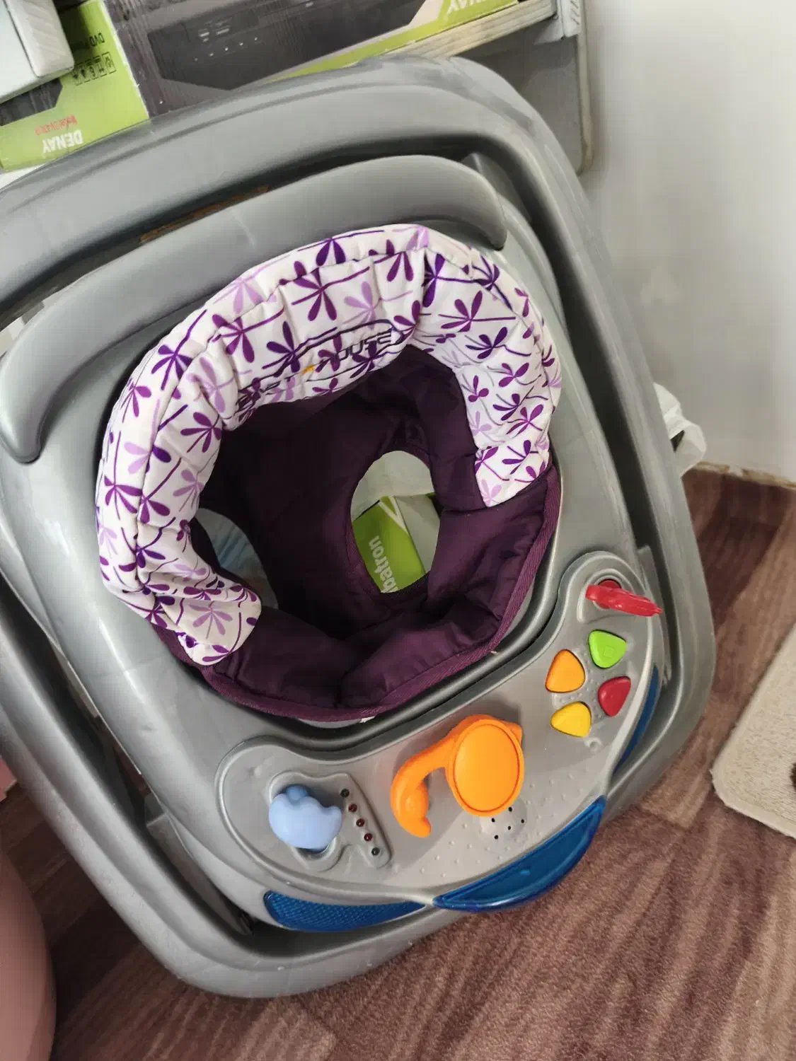 روروئک|کالسکه و لوازم جانبی|سمنان, |دیوار