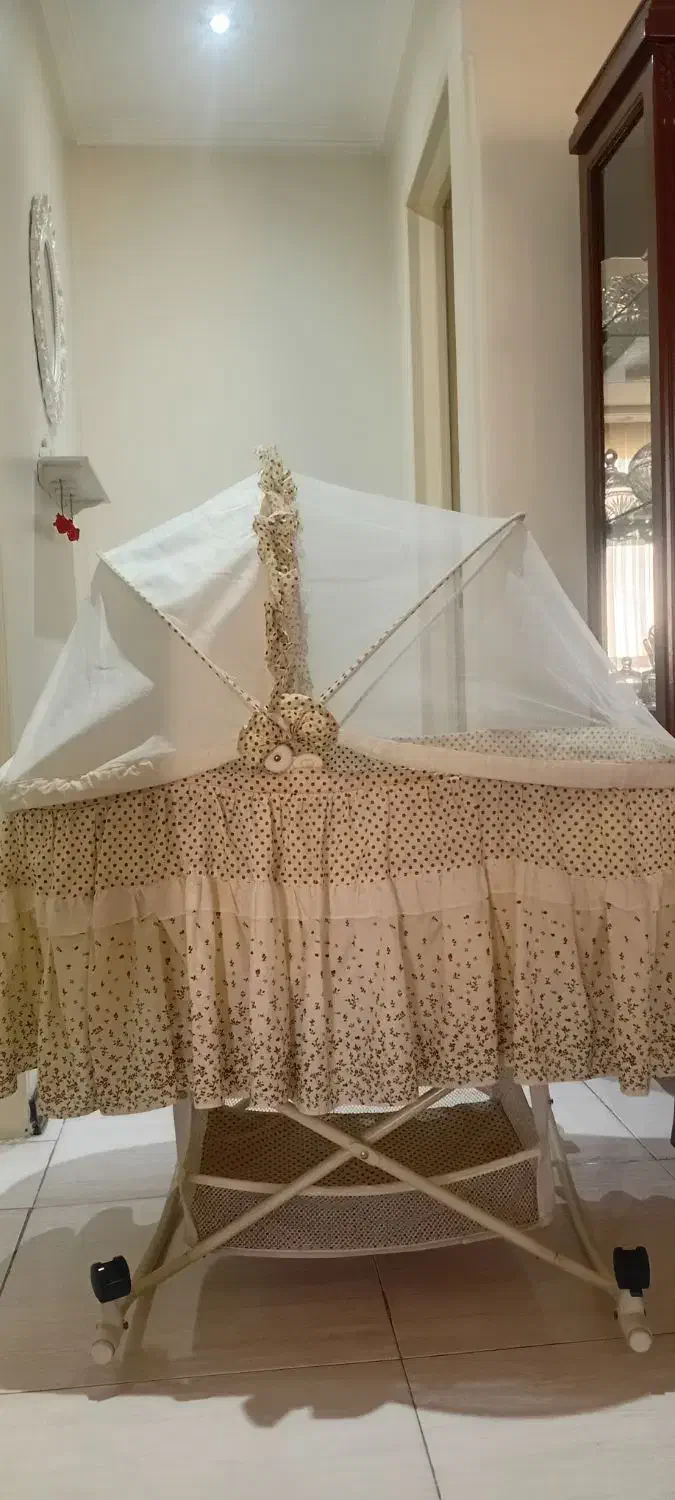 ننو تاشو تخت کنار مادر|تخت و صندلی بچه|تهران, باشگاه نفت|دیوار