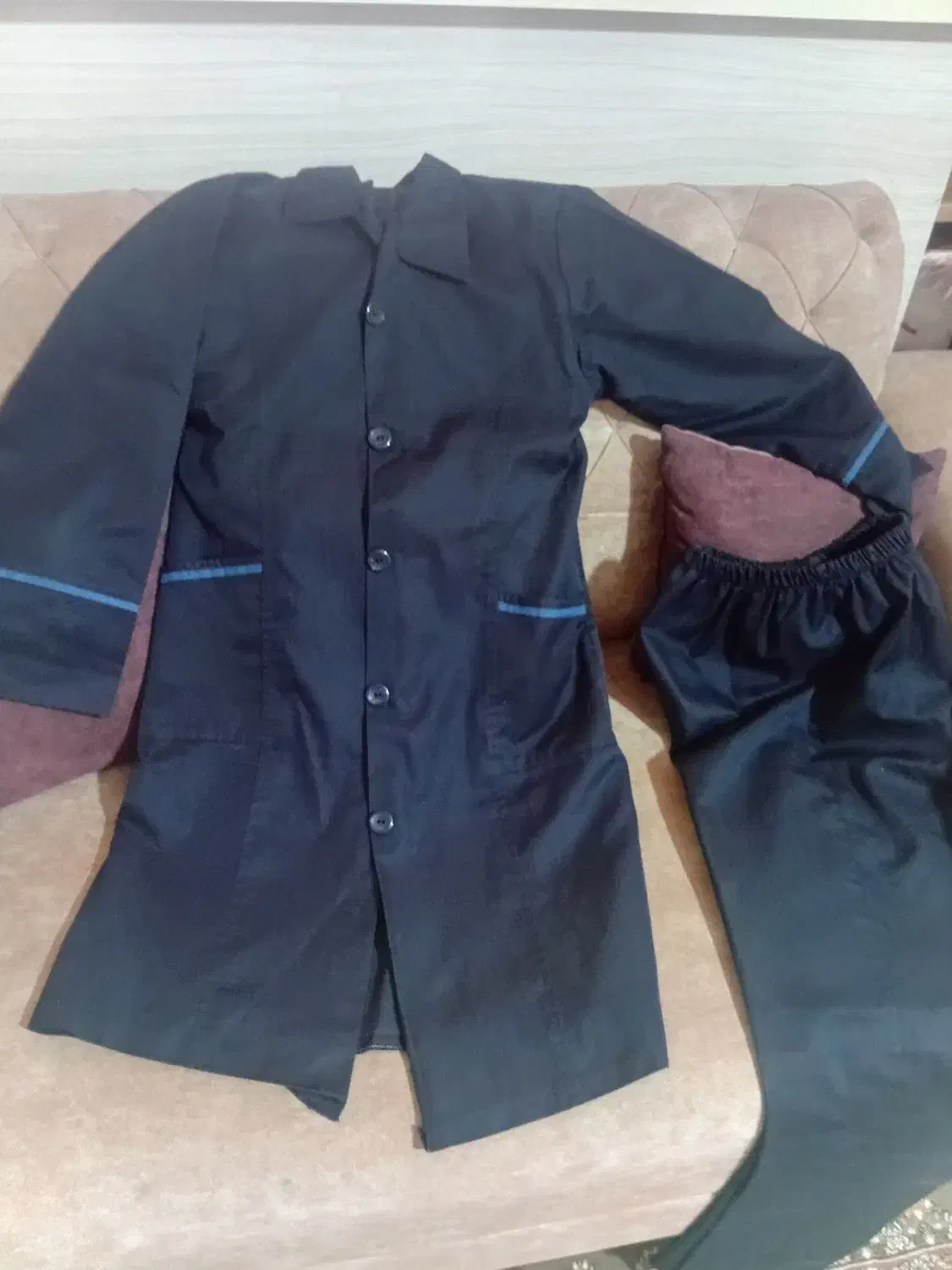 لباس فرم|لباس|ملکآباد, |دیوار