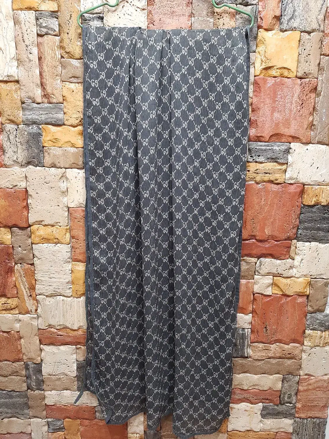 سه تا شال در حدنو|لباس|بندر انزلی, نیمه شعبان|دیوار