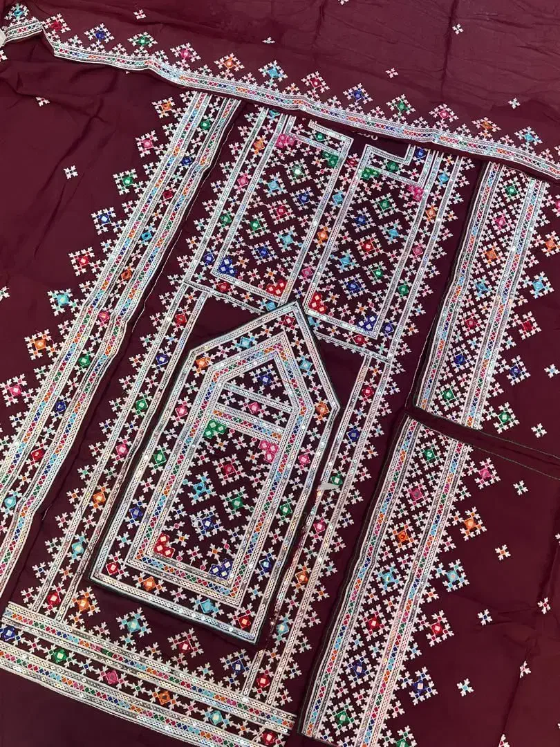 لباس چرخی|لباس|زاهدان, |دیوار