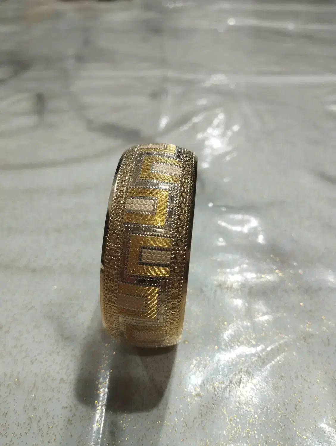 تک دست طلا هیجده|جواهرات|اصفهان, دشتستان|دیوار