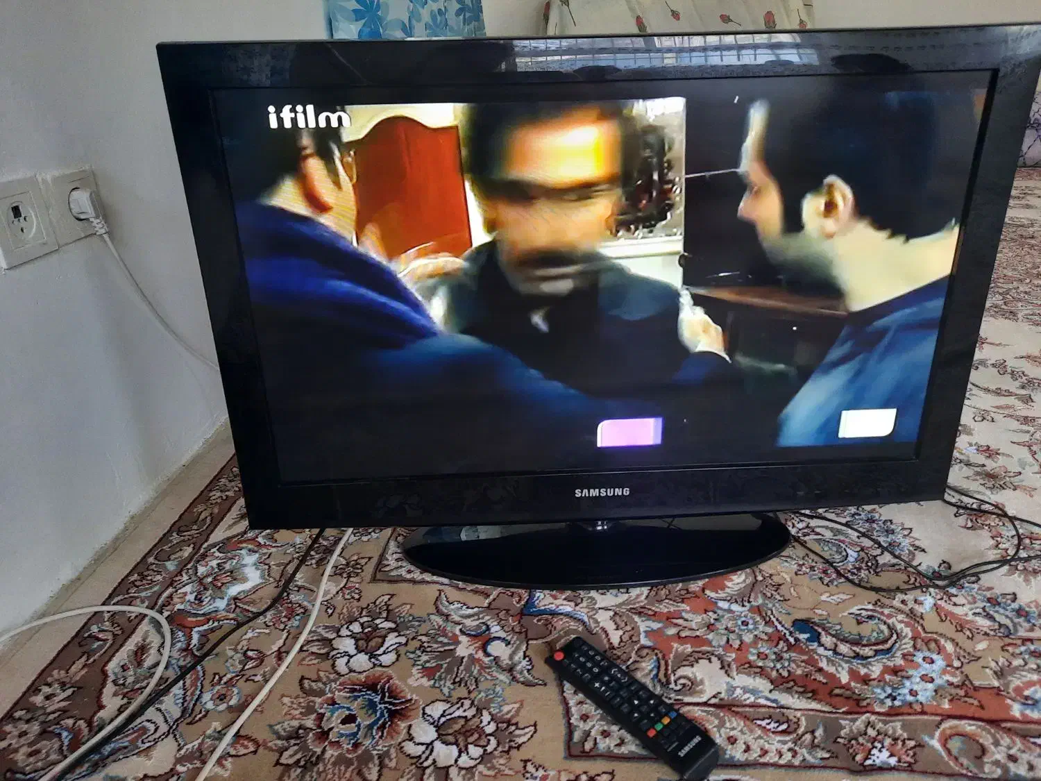 تلویزیون سامسونگ ۳۲ اینچ ال سی دی|تلویزیون و پروژکتور|چالوس, |دیوار