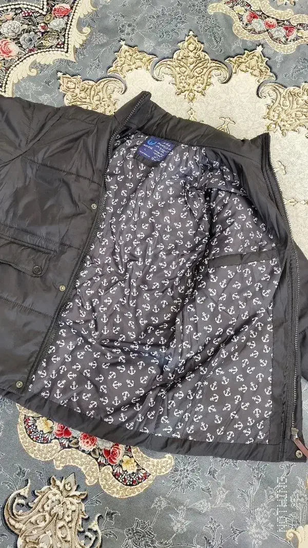 کاپشن|لباس|بهارستان, |دیوار