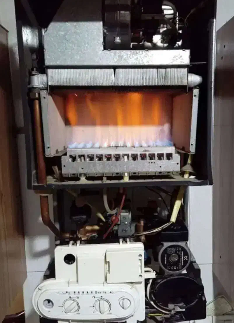 تعمیر پکیج و آبگرمکن خمینی شهر تضمینی|خدمات پیشه و مهارت|خمینی‌شهر, |دیوار