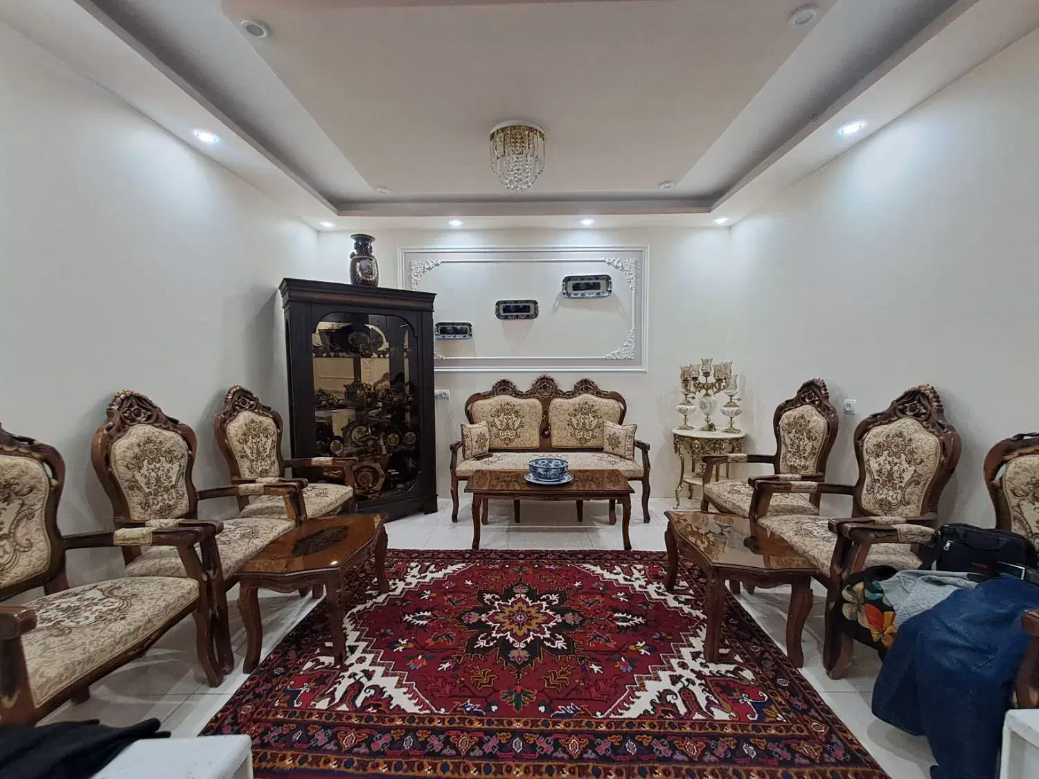 مبل سلطنتی ۹ نفره در حد نو|مبلمان خانگی و میز عسلی|بناب, |دیوار