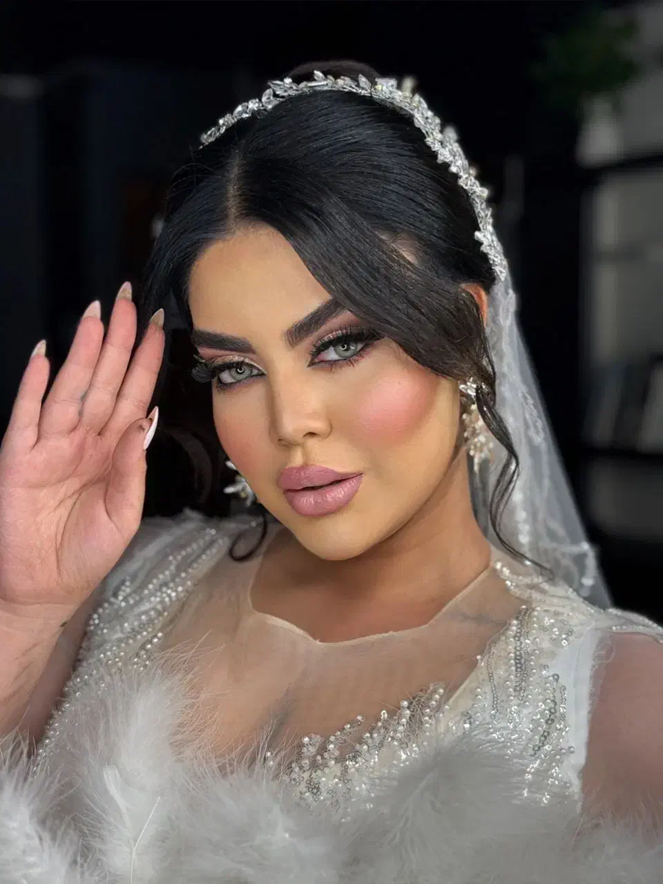 میکاپ و شینیون عروس با تخفیف ویژه|خدمات آرایشگری و زیبایی|هشتگرد, هشتگرد قدیم|دیوار