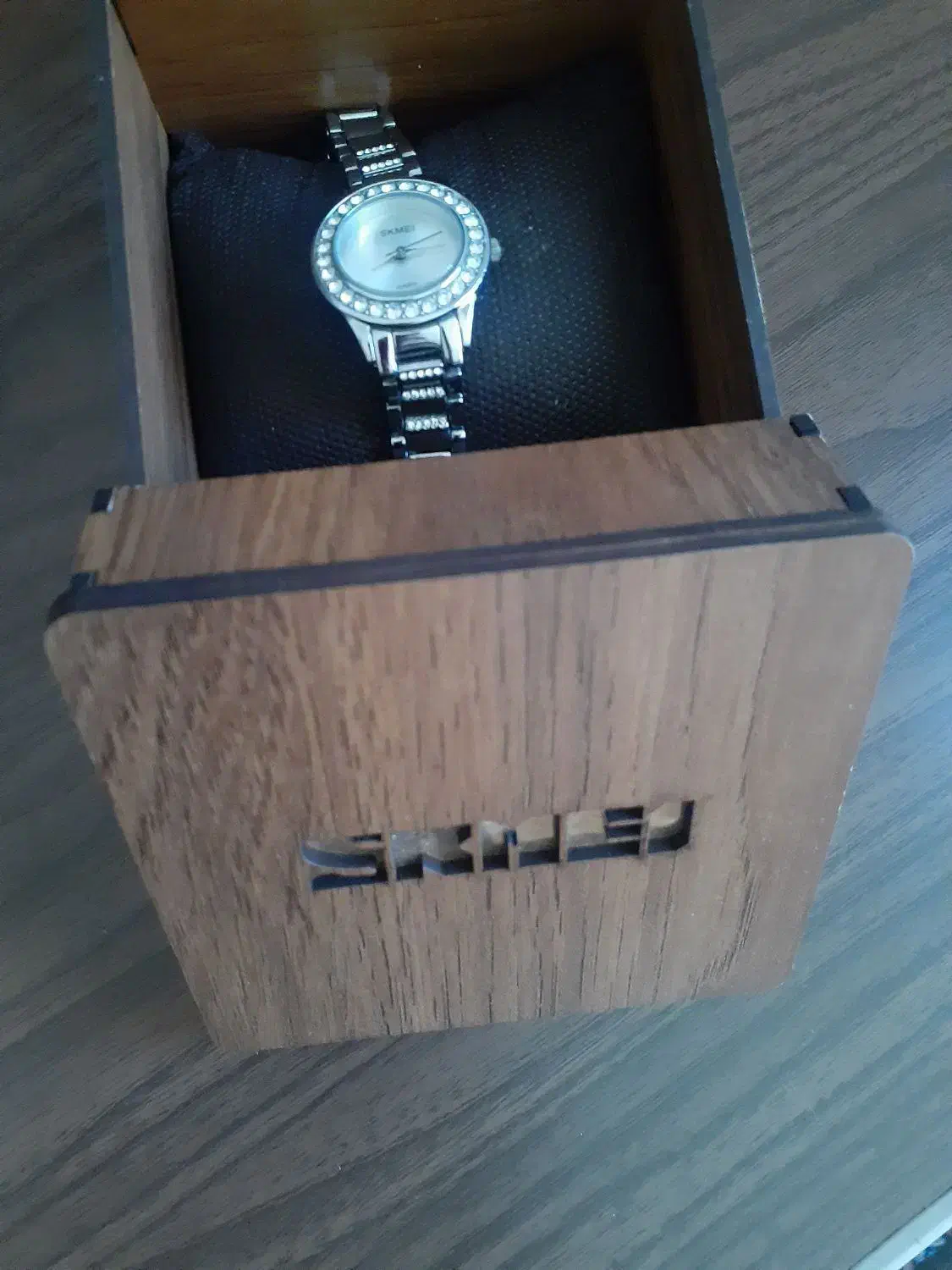 زیور آلات و ساعت|ساعت|بروجرد, |دیوار