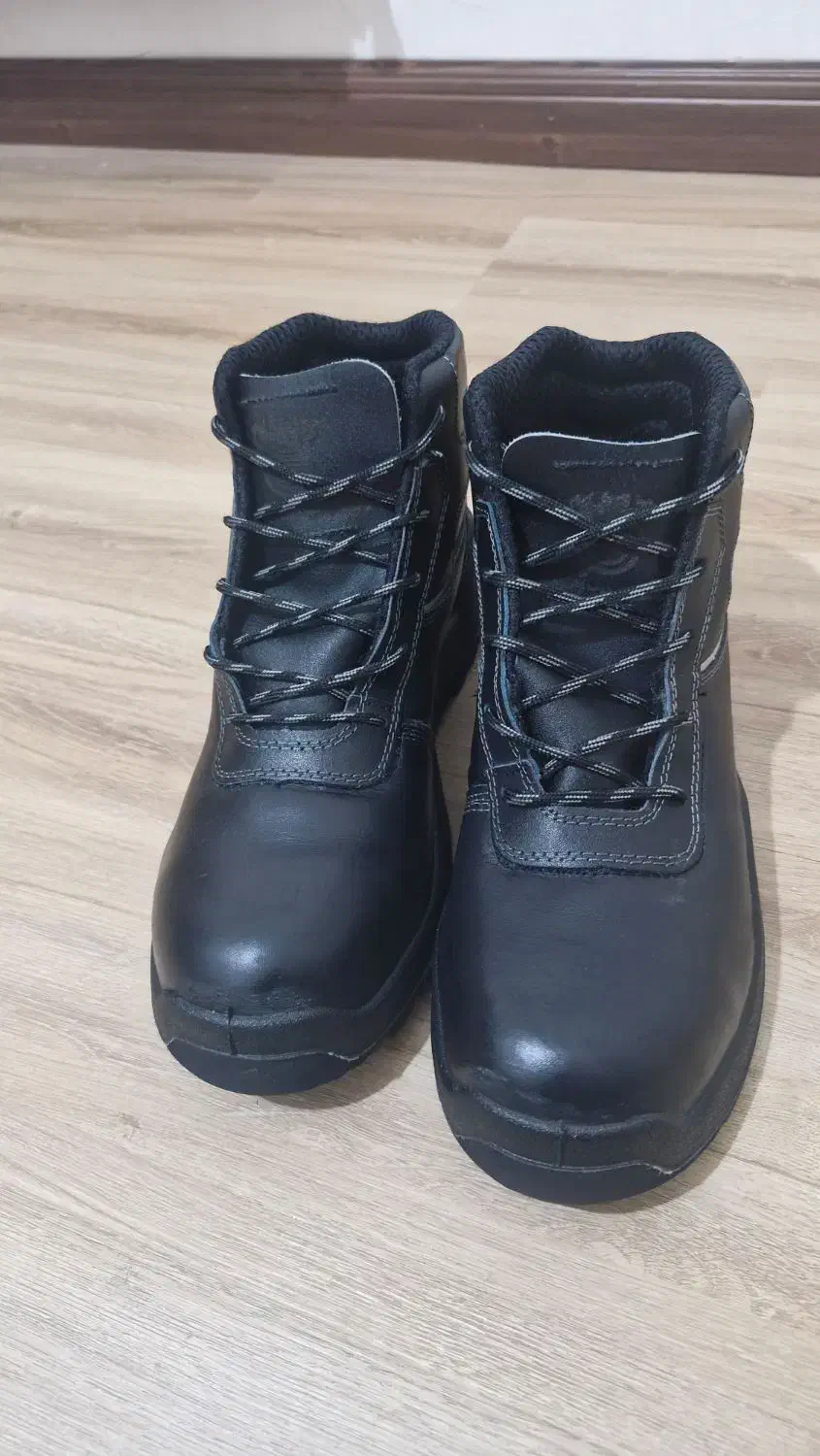 کفش سایز ۴۳ نو|کیف، کفش، کمربند|اصفهان, فرح آباد|دیوار