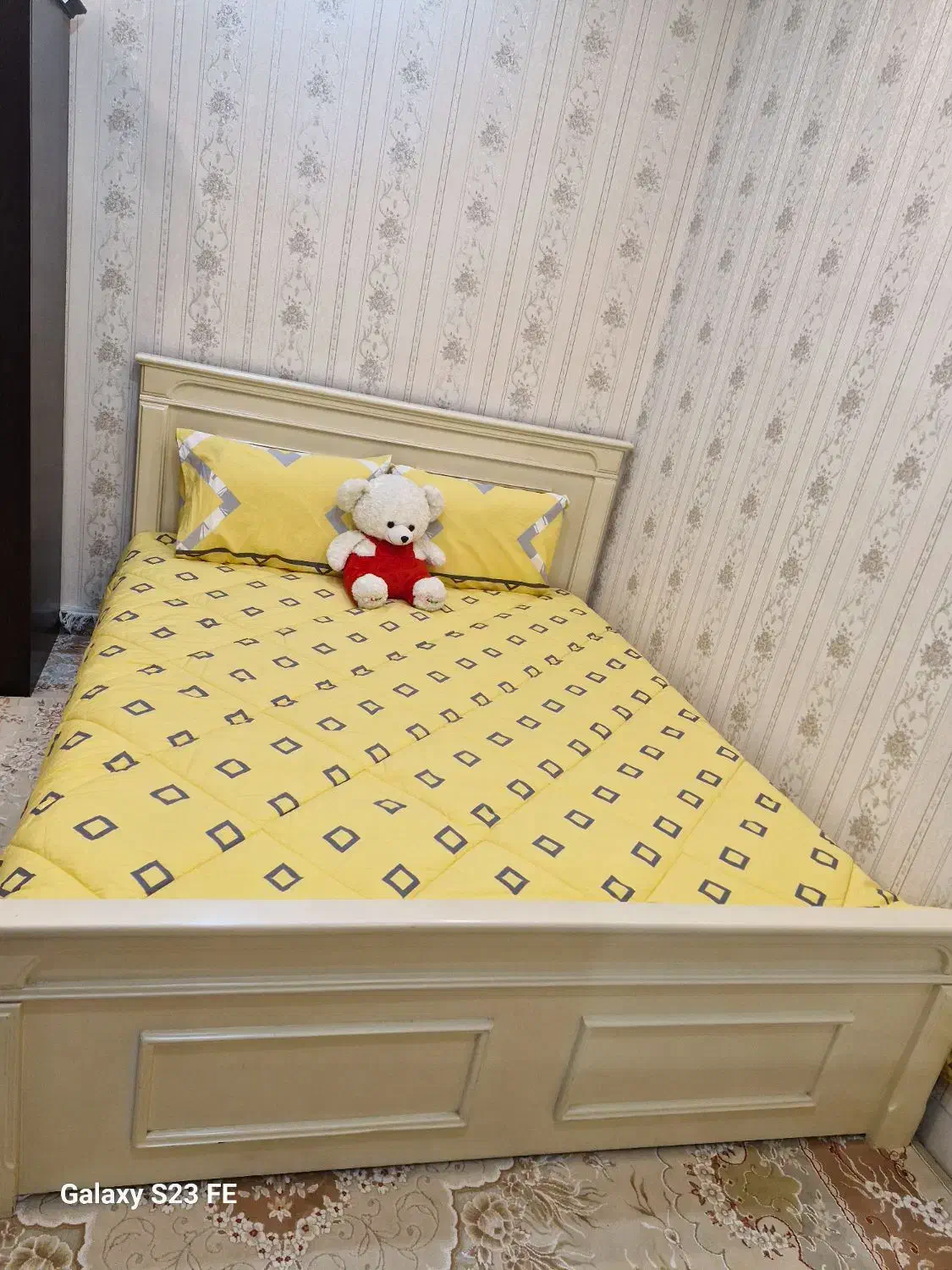 تخت دو نفره و دراور ب همراه روتختی|تخت و سرویس خواب|نظرآباد, نظرآباد|دیوار