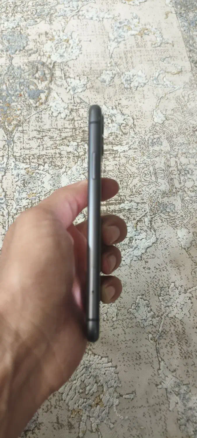 iPhone 11 normal|موبایل|اصفهان, باغ زیار|دیوار