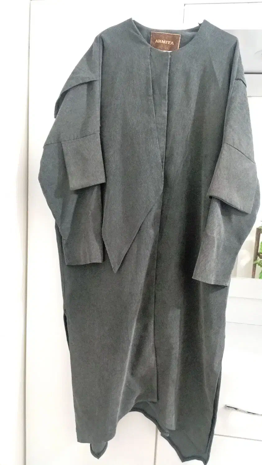 مانتو کبریتی و پالتو فوتر|لباس|رشت, دیانتی|دیوار