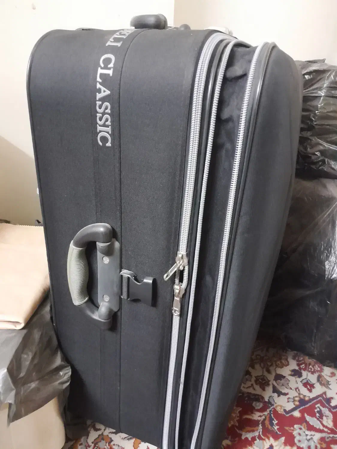 چمدان سایز بزرگ|کیف، کفش، کمربند|اصفهان, برازنده|دیوار