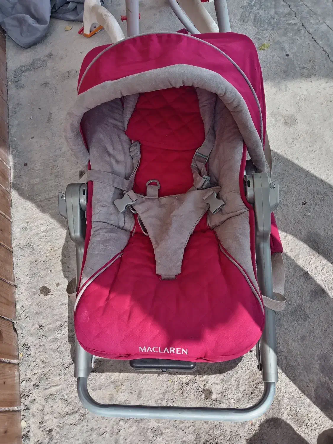 نی نی لای لای|کالسکه و لوازم جانبی|نجفآباد, شریعتی غربی|دیوار