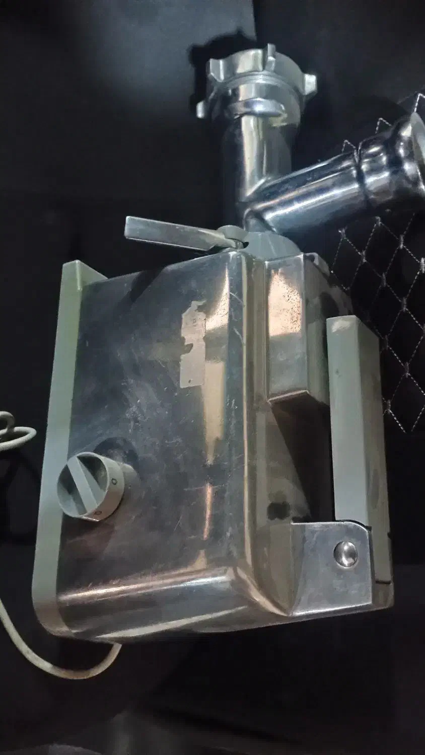 چرخ گوشت گیربکسی|سایر لوازم برقی|اندیشه, اندیشه فاز ۶|دیوار