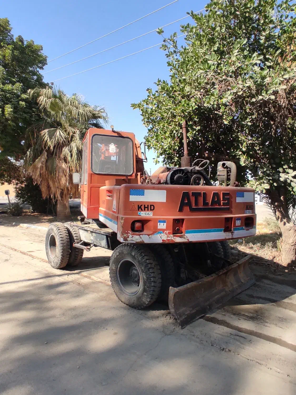 بیل لاستیکی|خودرو سنگین|آغاجاری, |دیوار