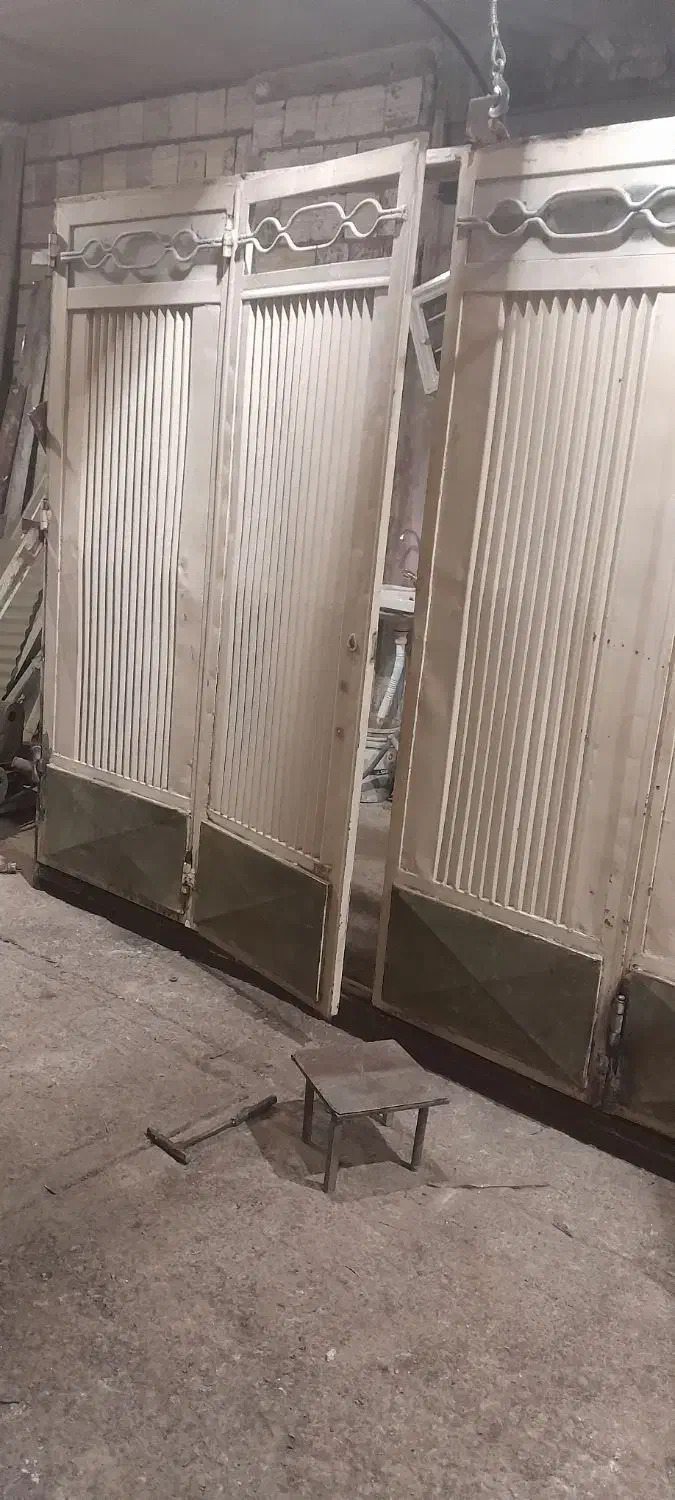 درب پارکینگ|مصالح و تجهیزات ساختمان|فلاورجان, |دیوار