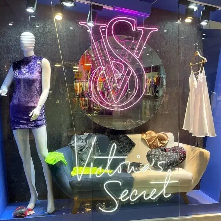 فروش تابلو ویکتوریا سکرت|حراج|شیراز, شهرک قمشه|دیوار