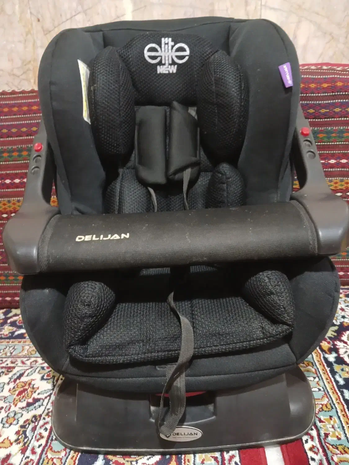 صندلی کودک دلیجان در حد نو|تخت و صندلی بچه|قائن, |دیوار