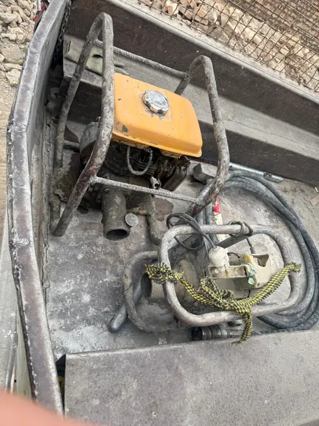 ویبره|ماشینآلات صنعتی|ری, علایین|دیوار