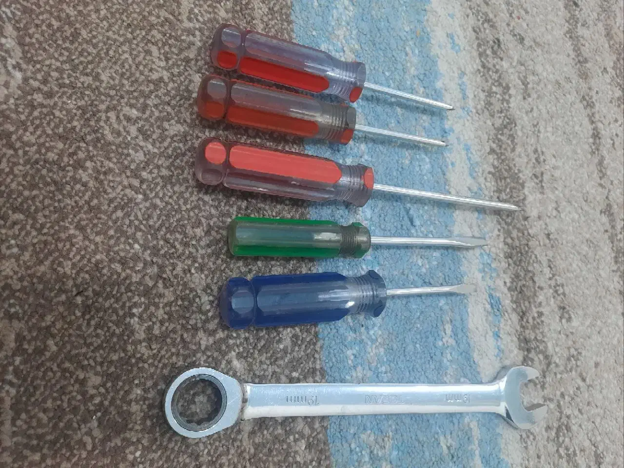 ابزار صنعتی|ابزارآلات|دزفول, |دیوار