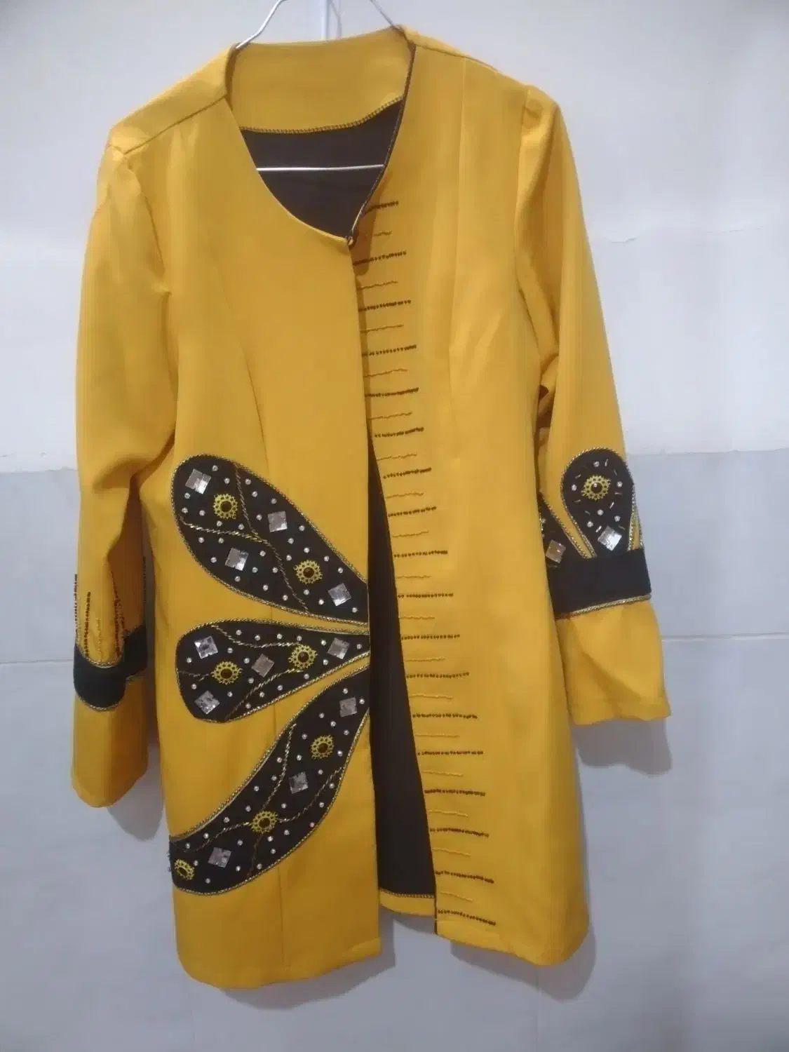 مانتو|لباس|اصفهان, هفتون|دیوار