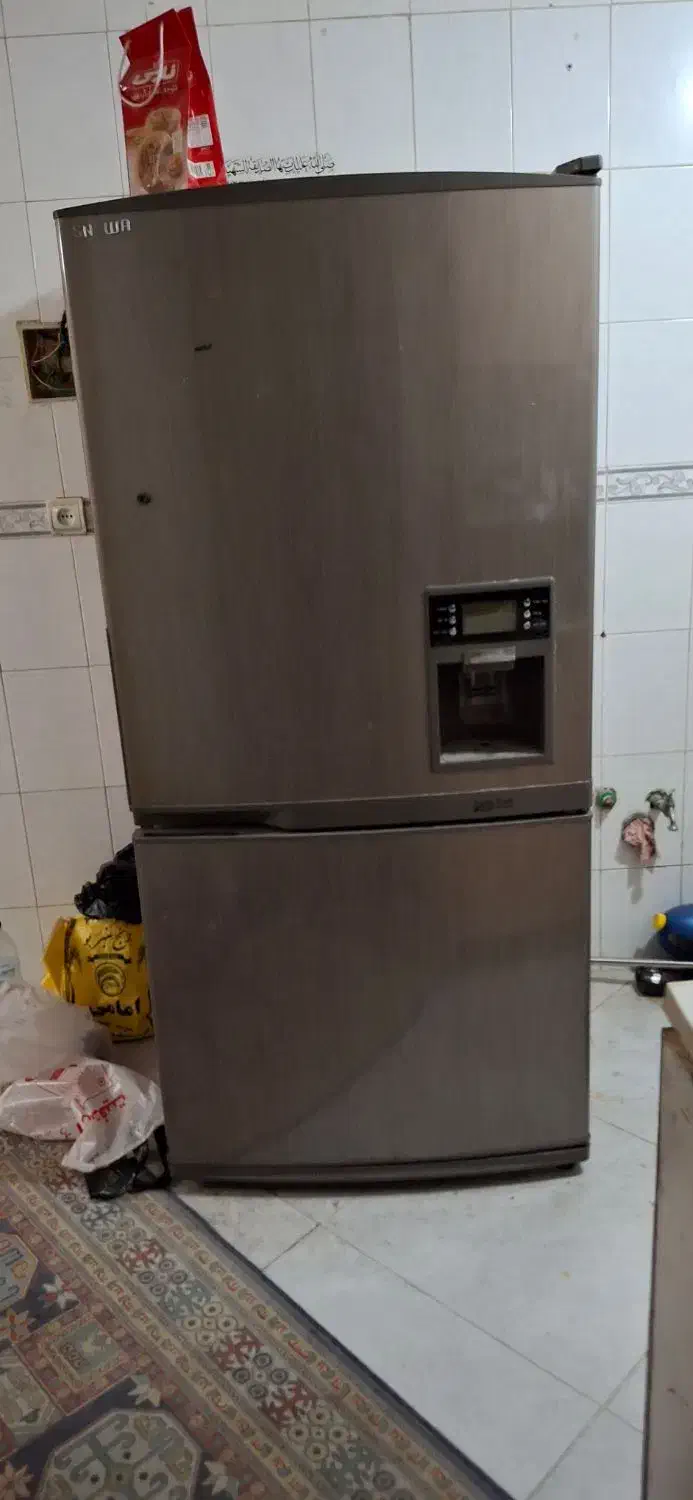 یخچال اسنوا بسیار تمیز|یخچال و فریزر|اصفهان, سروستان|دیوار