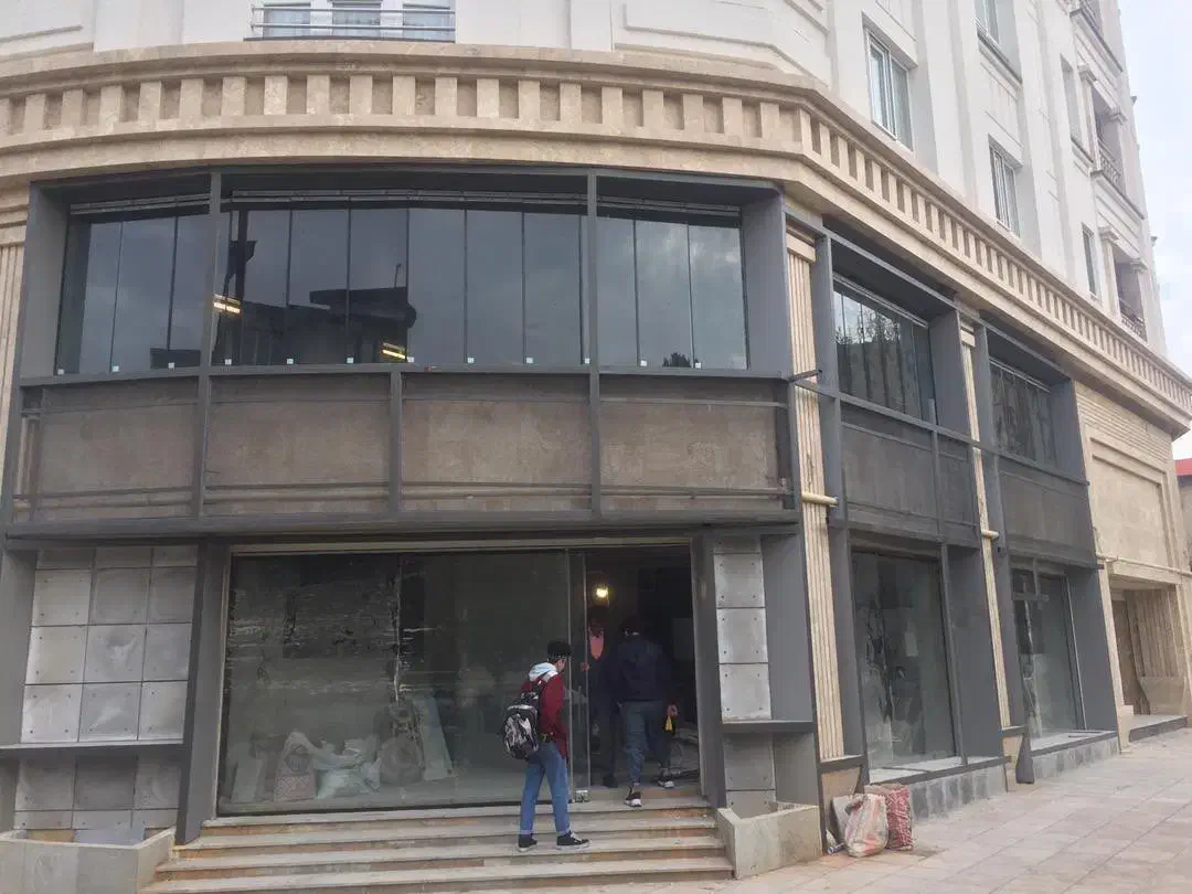 شیشه سکوریت میرال تاشو اتوماتیک نرده پارتیشن|خدمات پیشه و مهارت|کرج, گلشهر|دیوار