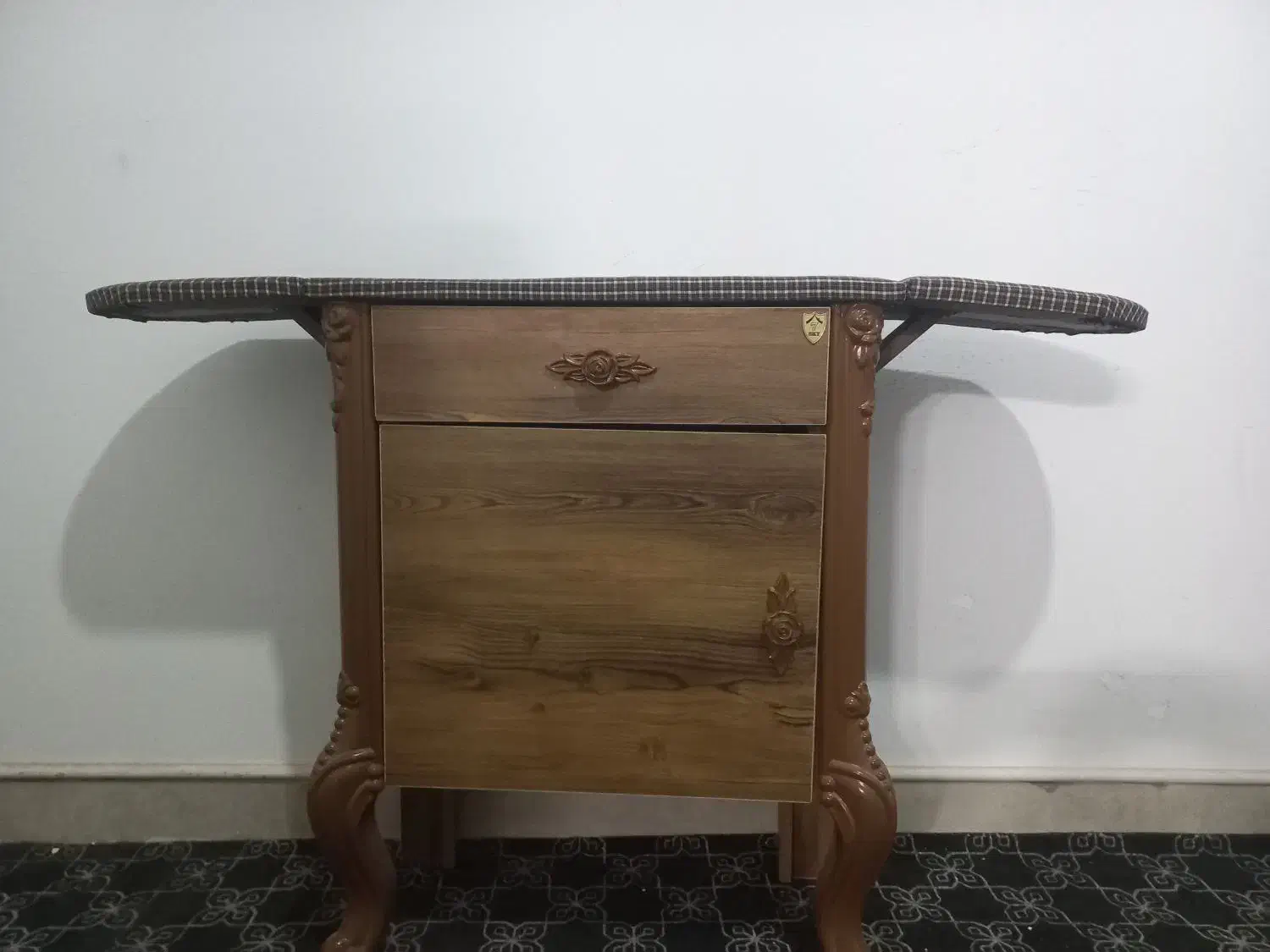 میز اتو و چرخ خیاطی|اتو و لوازم اتو|ساوه, |دیوار