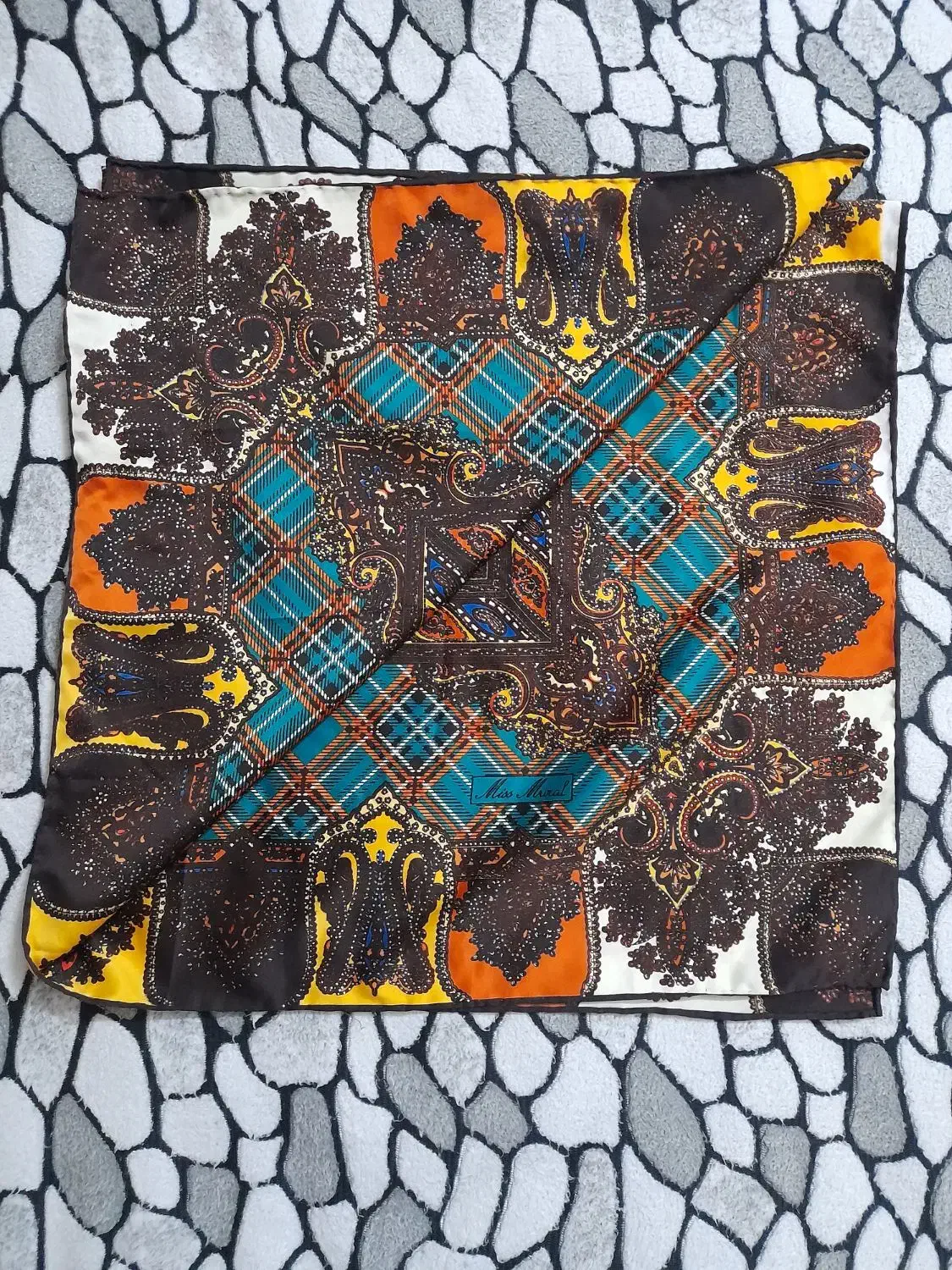 روسری نو|لباس|شیراز, سینما سعدی|دیوار