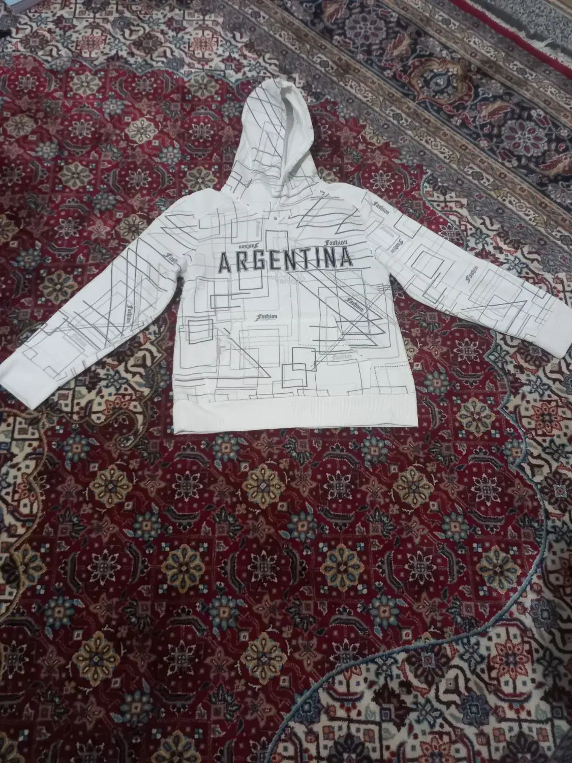 هودی|لباس|بروجرد, |دیوار