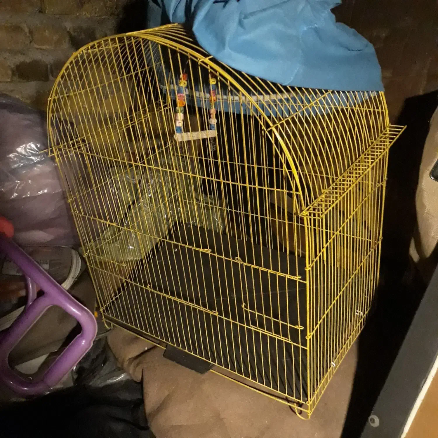 یک عدد قفس پرنده بزرگ نو به فروش میرسد.|لوازم جانبی حیوانات|رشت, جماران|دیوار