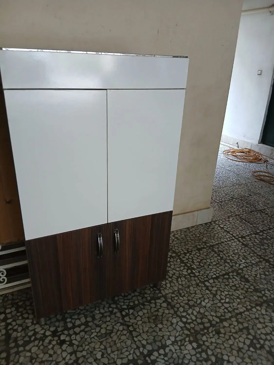 کمد|جاکفشی، کمد، دراور|رشت, منظریه|دیوار