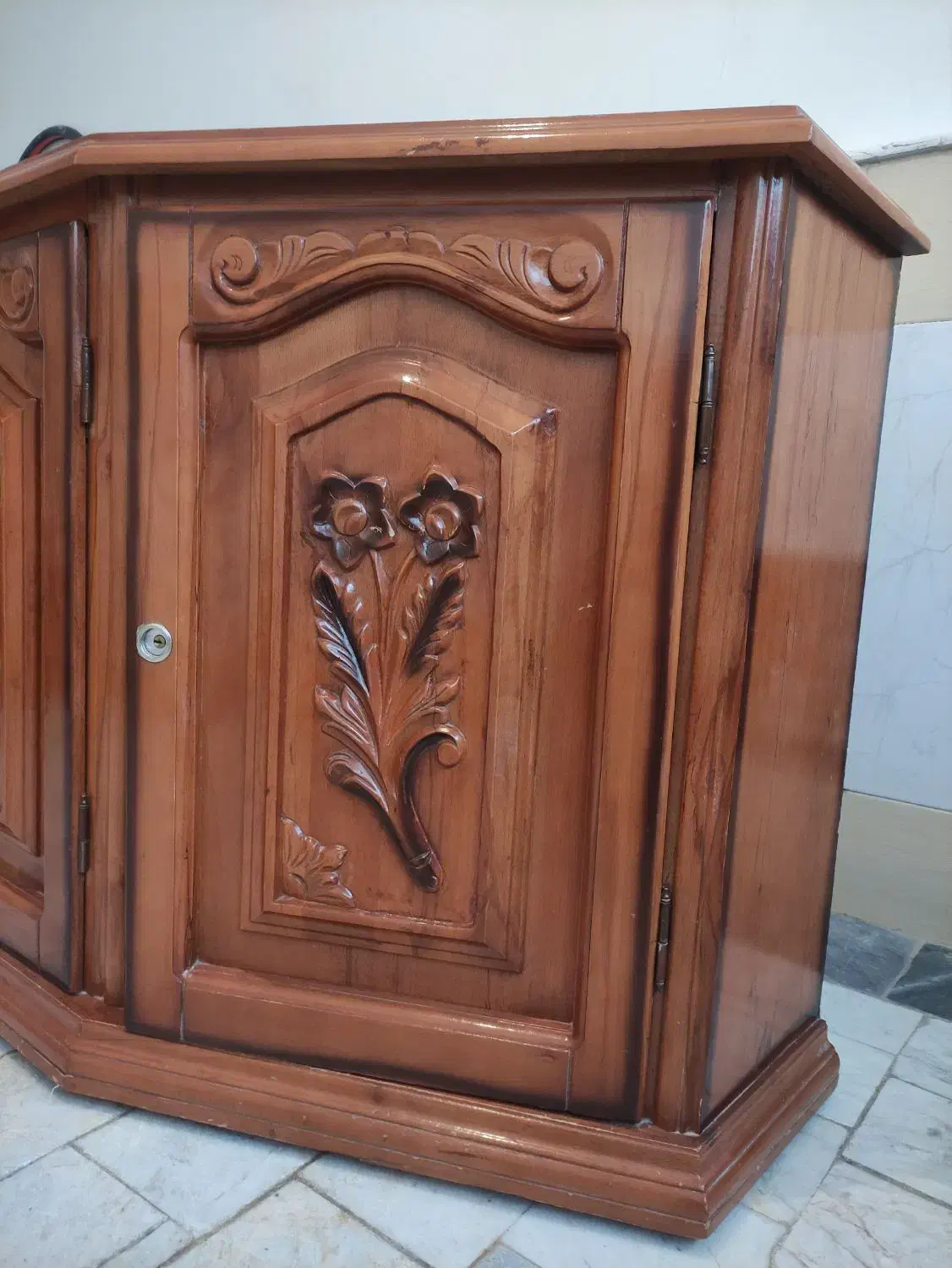 کمد و کنسول قدیمی|بوفه، ویترین، کنسول|قم, چهل درخت|دیوار