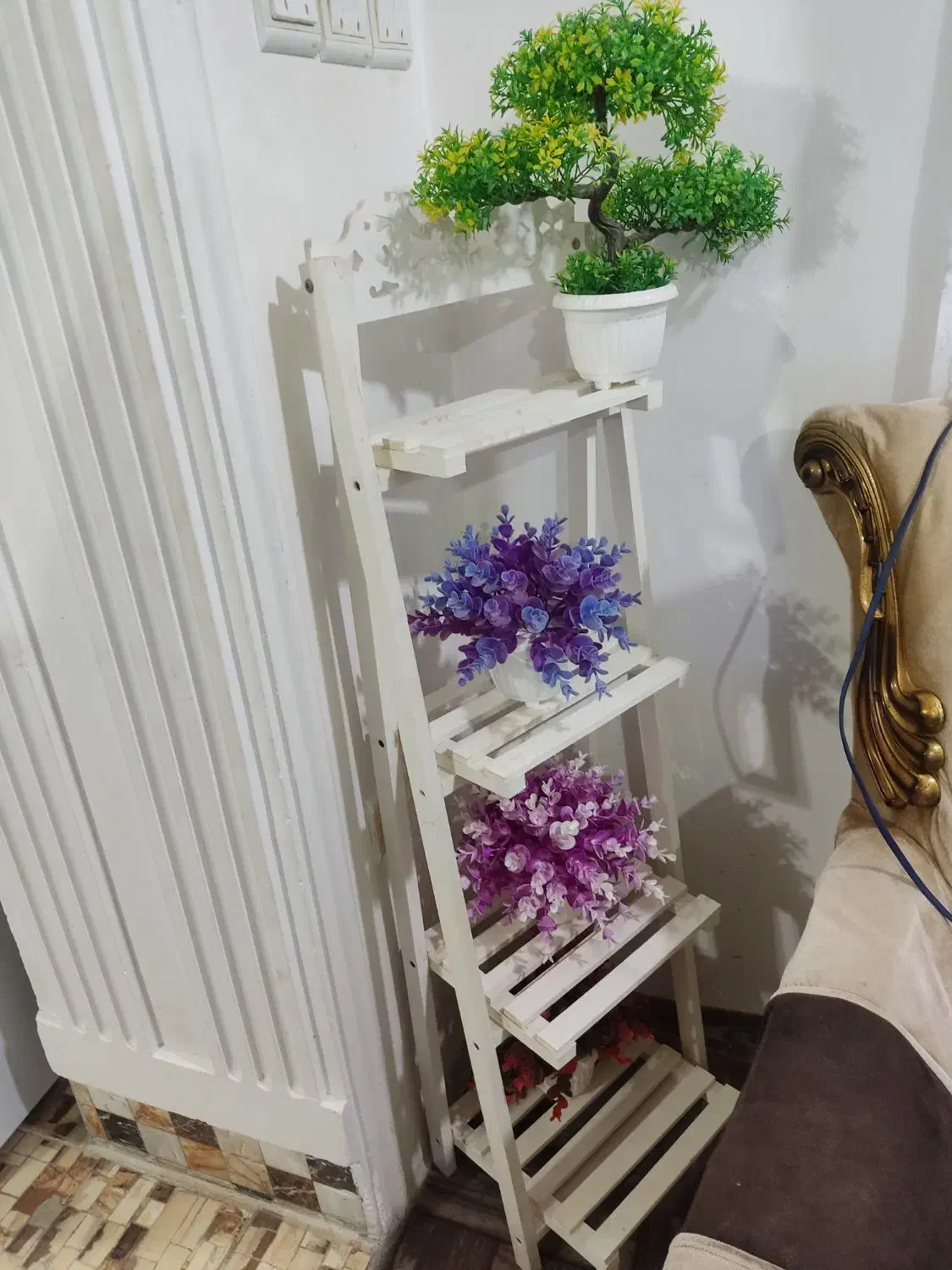 پایه استند سالم و نو بدون شکستگی با گل ها|صنایع دستی و سایر لوازم تزئینی|ماکلوان, |دیوار