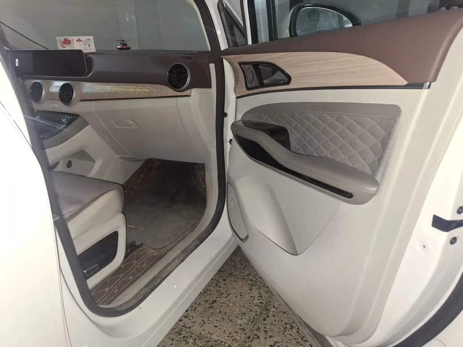 سوبا M4سفیدداخل کرمی.وارداتی|خودرو سواری و وانت|شاهرود, |دیوار