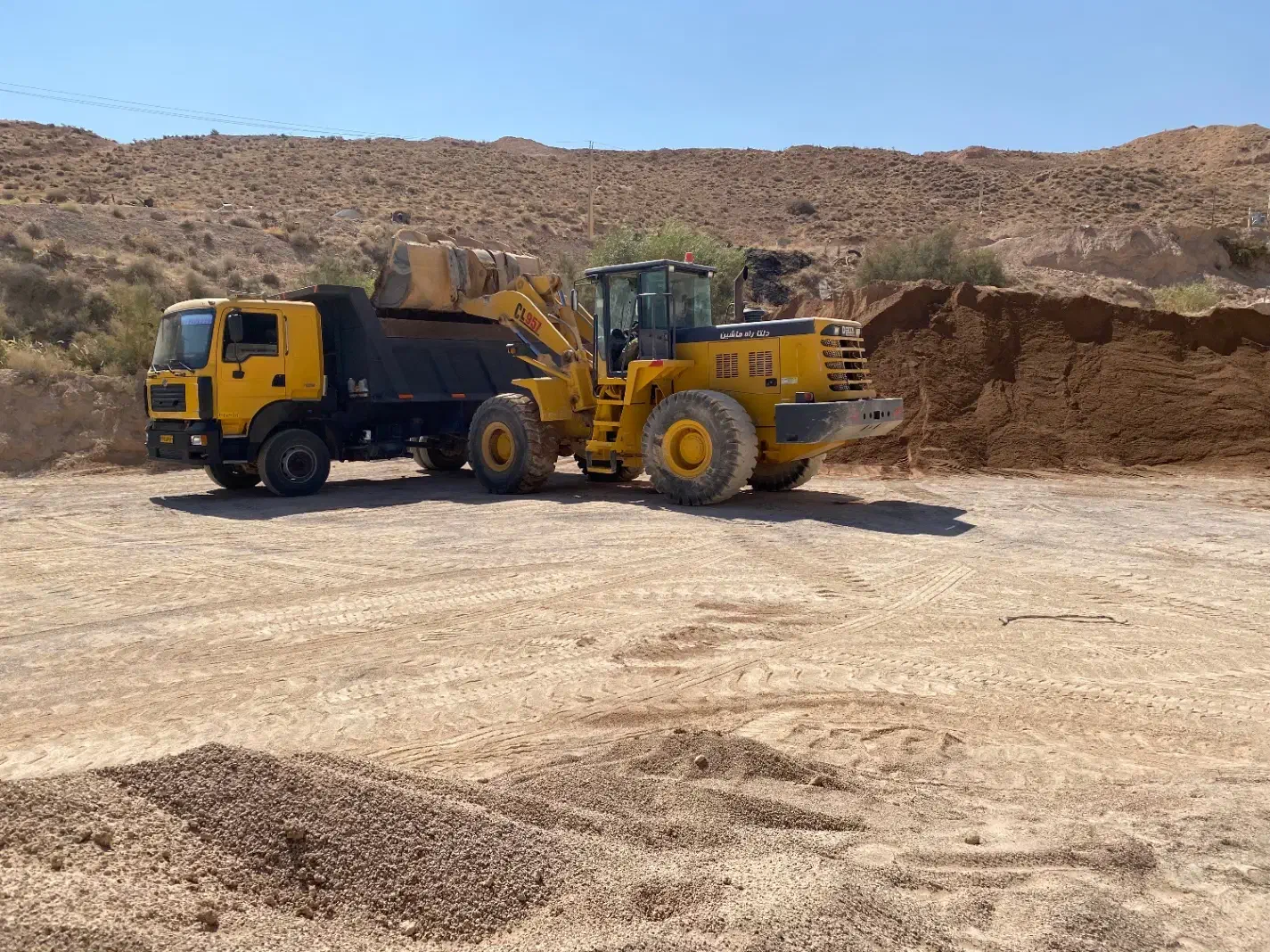 حمل ماسه ۰۶شسته|خدمات حمل و نقل|صدرا-فارس, فاز ۲|دیوار