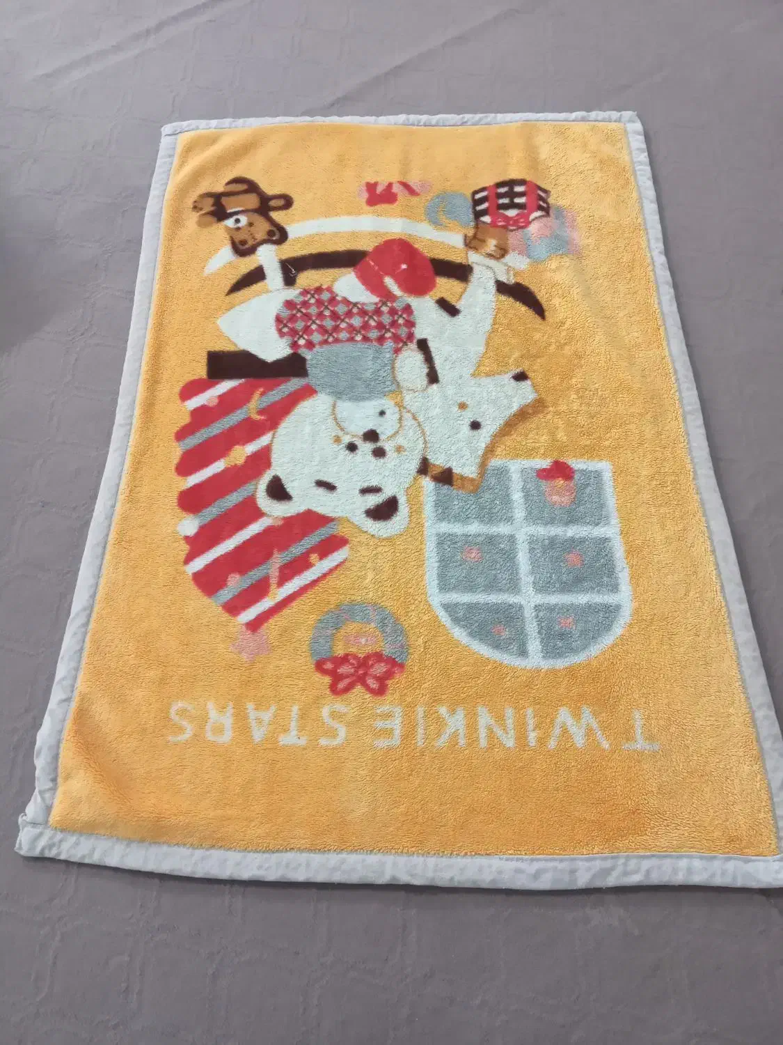 پتو بچگانه|رختخواب، بالش، پتو|لنجان, |دیوار