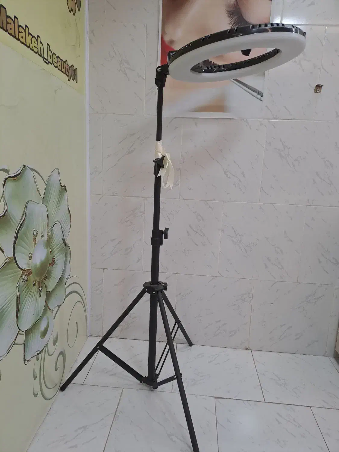 تجهیزات آرایشگاهی|آرایشگاه و سالن‌های زیبایی|مرند, |دیوار