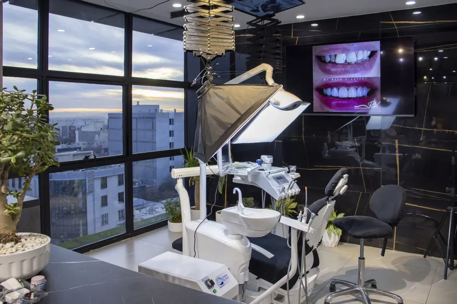 دستیار دندانپزشکی خانم|استخدام درمانی، زیبایی، بهداشتی|کرج, گلشهر|دیوار