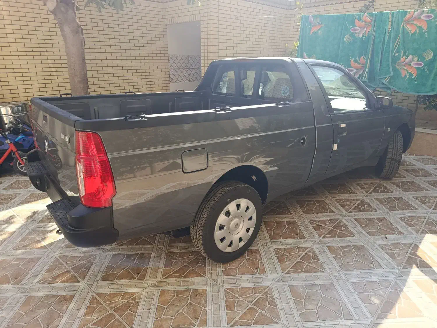 آریسان خاکستری مدل ۴۰۴ صفر|خودرو سواری و وانت|شیراز, سفیرشمالی|دیوار