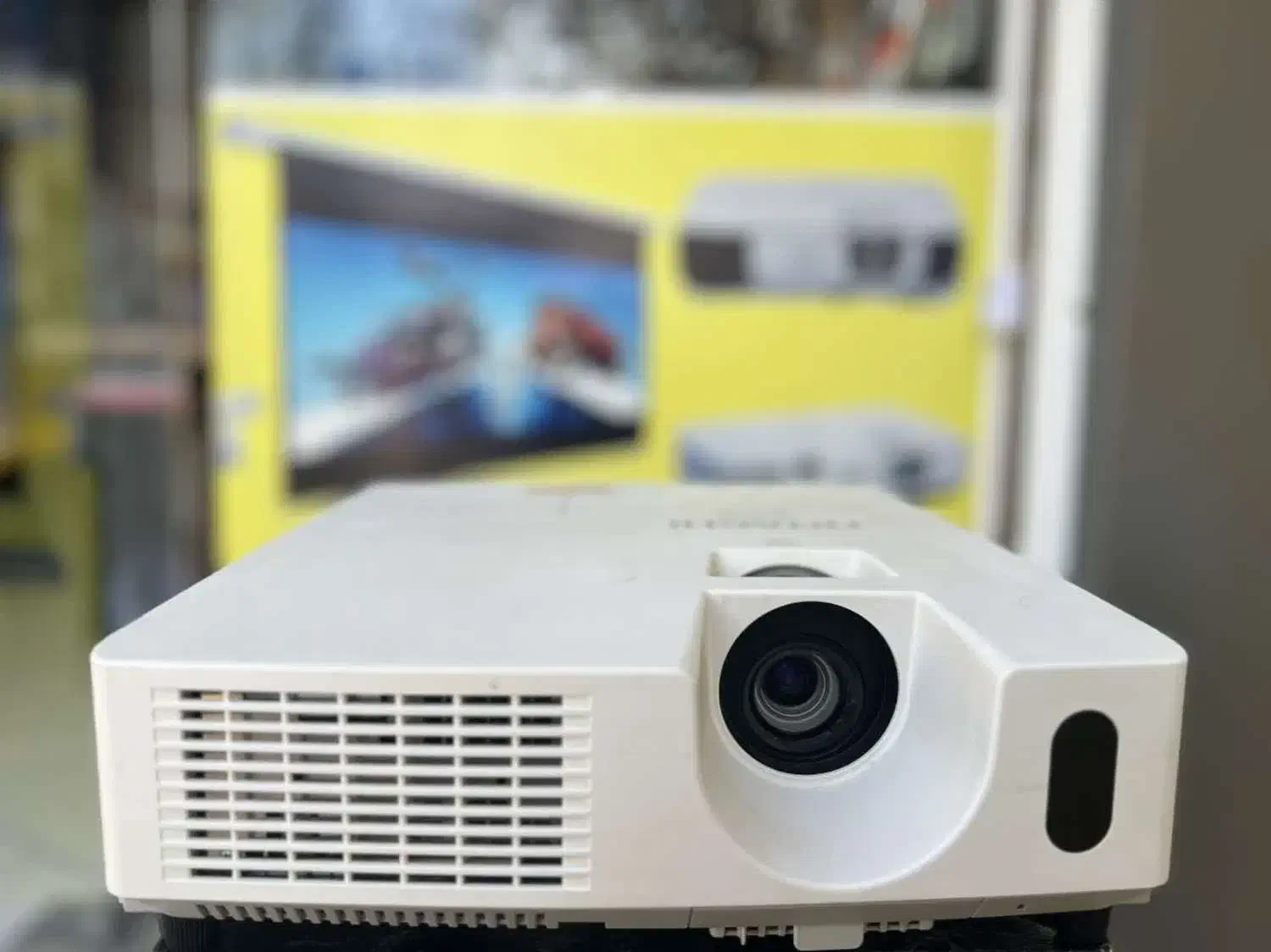 ویدئو پروژکتور مدارس مهدکودک دانشگاه|تلویزیون و پروژکتور|قم, امامزاده ابراهیم|دیوار