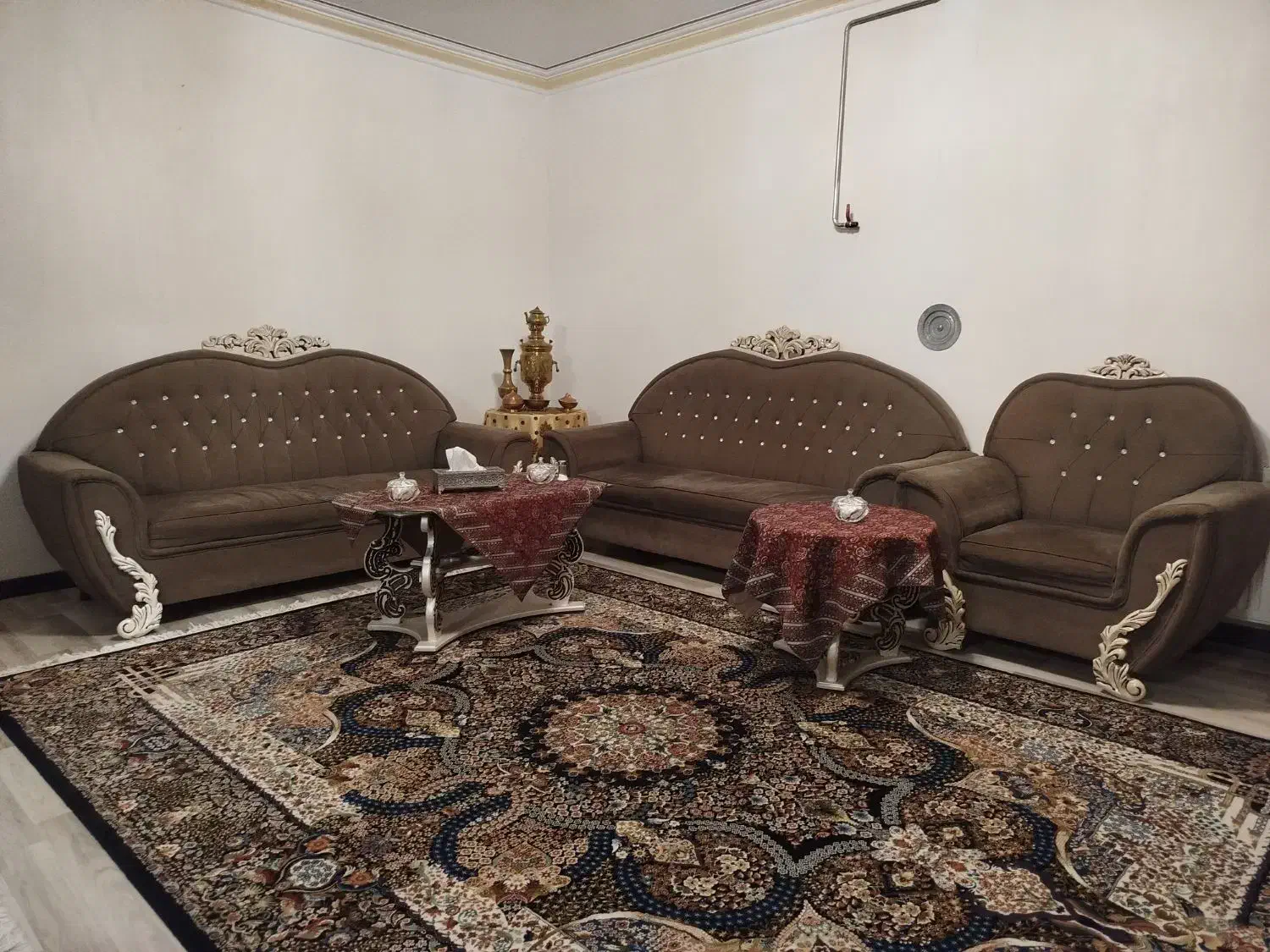 مبل 7نفره راحتی با میز بزرگ و دو تا عسلی|مبلمان خانگی و میز عسلی|مشگین شهر, |دیوار