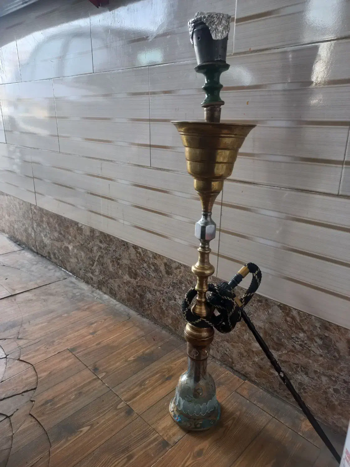 قلیون برنجی|کلکسیون اشیاء عتیقه|بناب, |دیوار