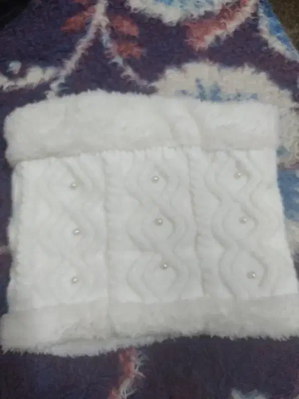 کلاه گمشده|اشیا|ساوه, |دیوار