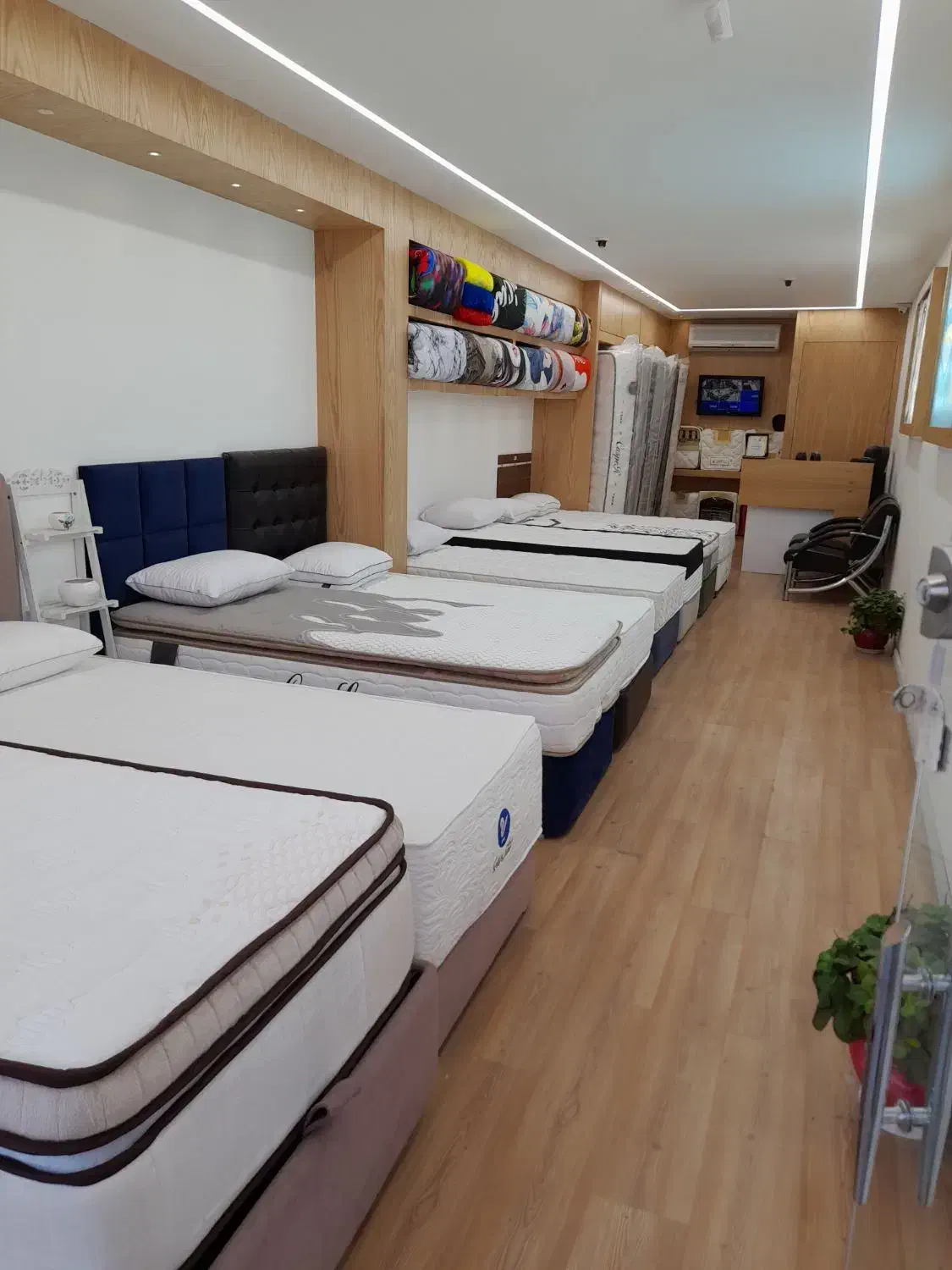 استخدام فروشنده نیمه وقت|استخدام خدمات فروشگاه و رستوران|اصفهان, باغ نگاره|دیوار