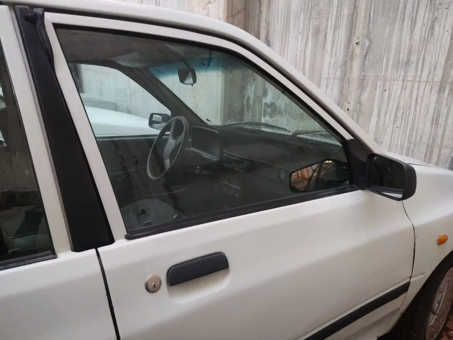 پراید مدل ۸۲|خودرو سواری و وانت|بروجرد, |دیوار