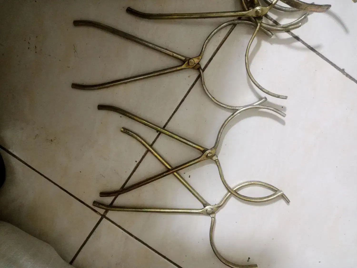 گیره دیزی (فلزی)|ظروف پخت‌وپز|جوانرود, |دیوار