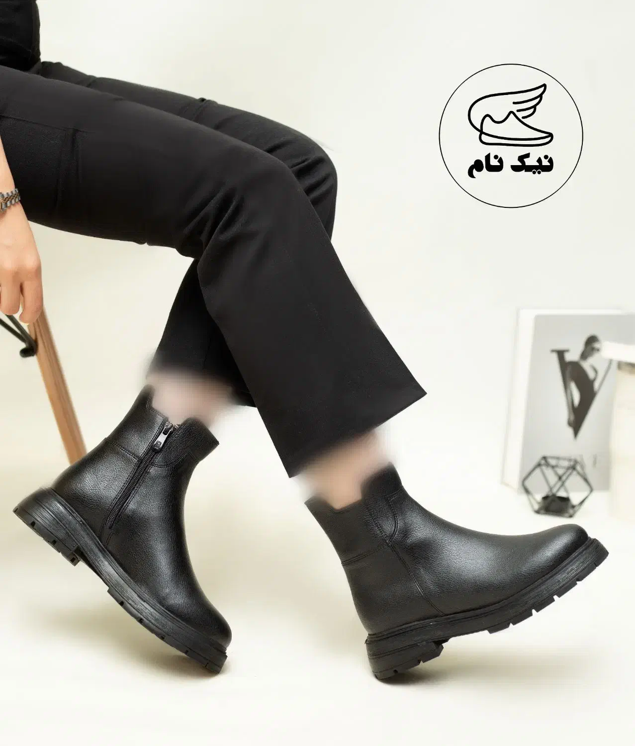 بوت ایفل|کیف، کفش، کمربند|قم, صفائیه|دیوار